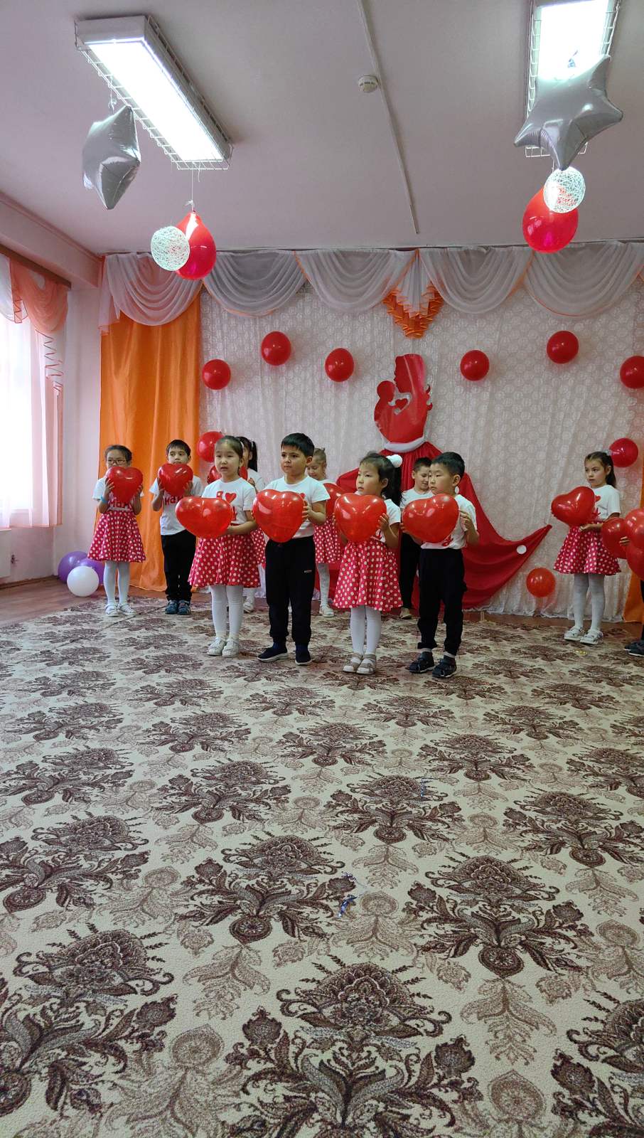 Утренник:&amp;quot;С Днём матери&amp;quot;.