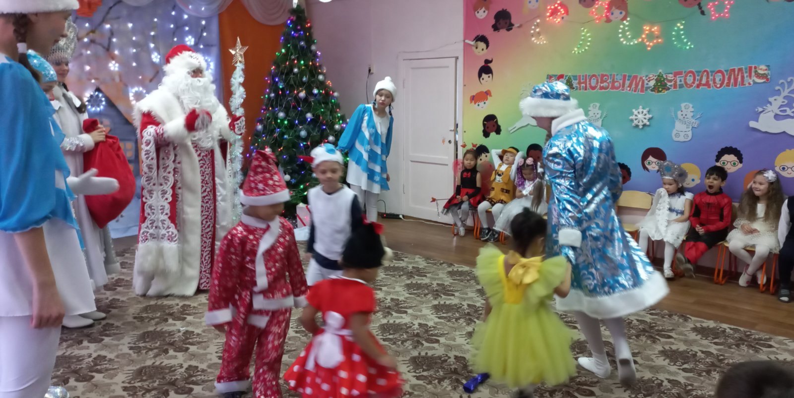 Новогодний утренник.
