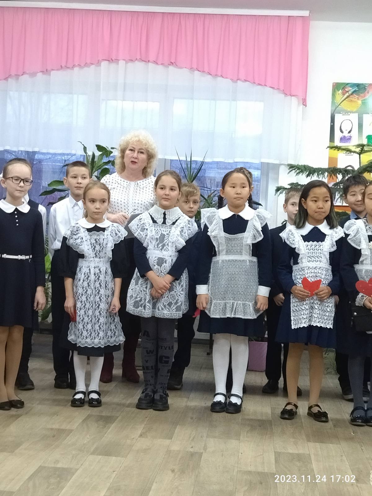 В 3 А классе прошло мероприятие посвященное Дню Матери.